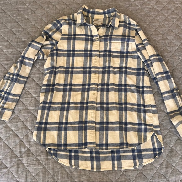 Madewell classic flannel in blue and white - Picture 4 of 4